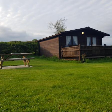 Country Bumpkin - Romantic Couples Stay In Oakhill Cabin ภายนอก รูปภาพ