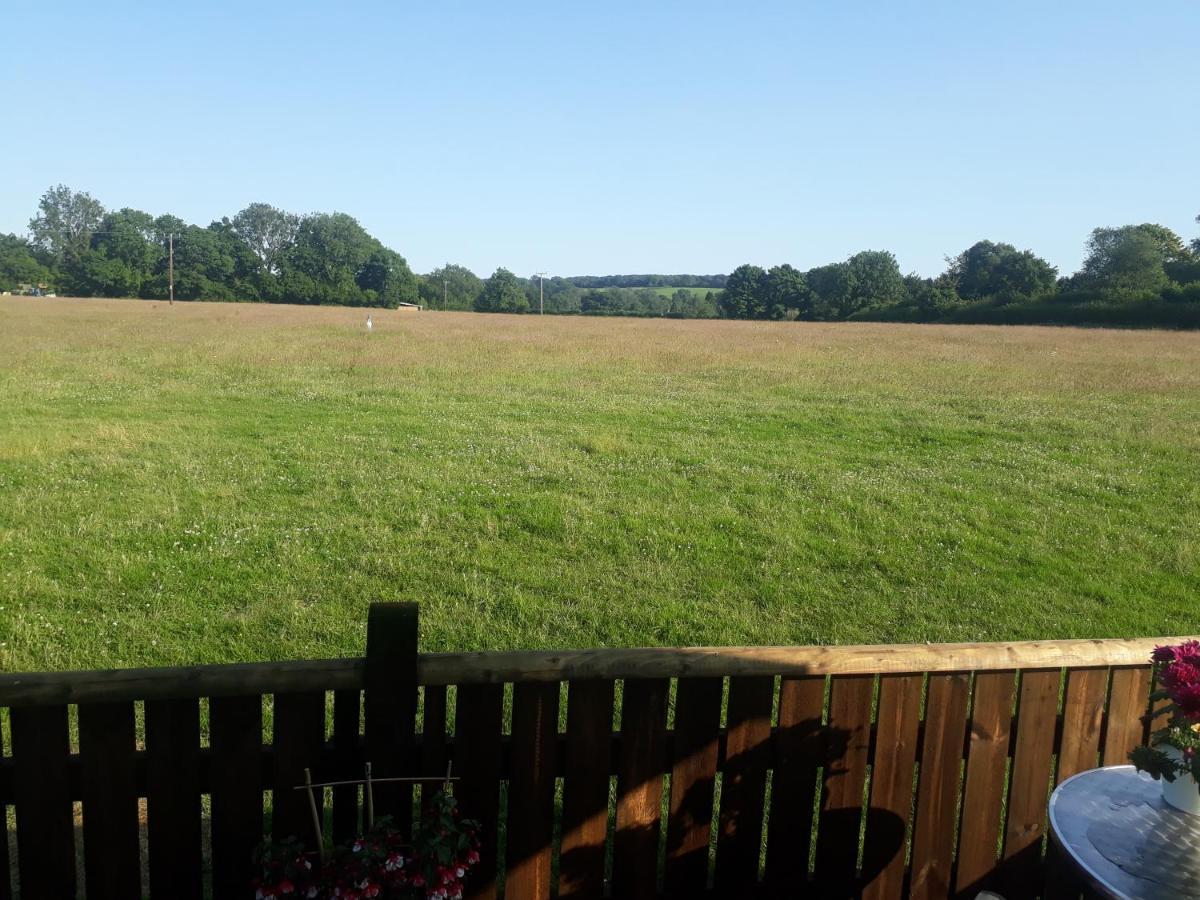 Country Bumpkin - Romantic Couples Stay In Oakhill Cabin ภายนอก รูปภาพ